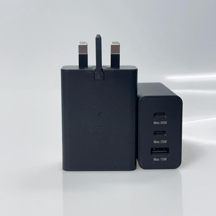 E-Hub 65W PD + USB POWER ADAPTER04